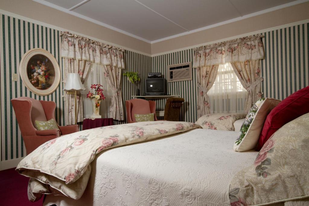 Victoria'S Historic Inn Вулфвилл Номер фото