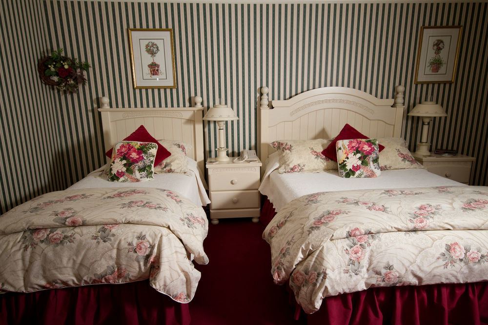 Victoria'S Historic Inn Вулфвилл Экстерьер фото